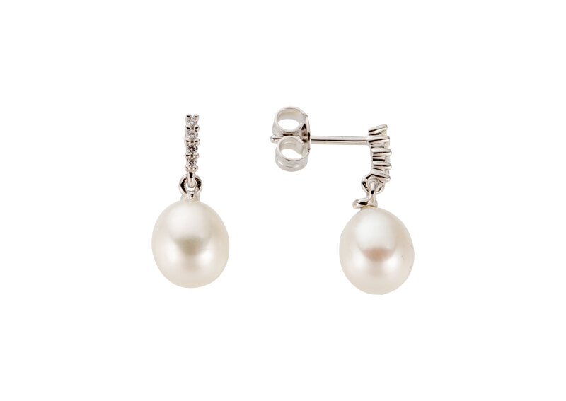 Haakonsen ørepynt i hvitt gull med perle og diamanter.